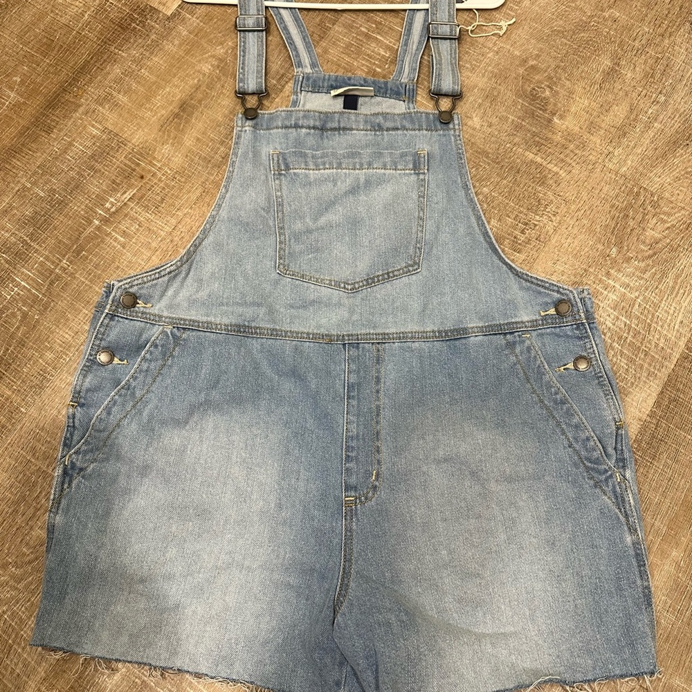 Women’s denim overalls size 14 new Universal Thread  brand Light blue